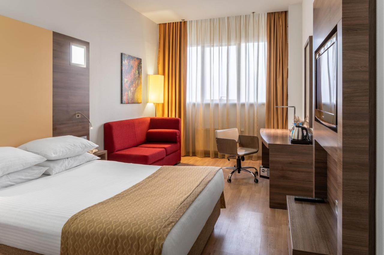 รามาดา อองคอร์ บาย วินด์แฮม คียิฟ Hotel เคียฟ ภายนอก รูปภาพ