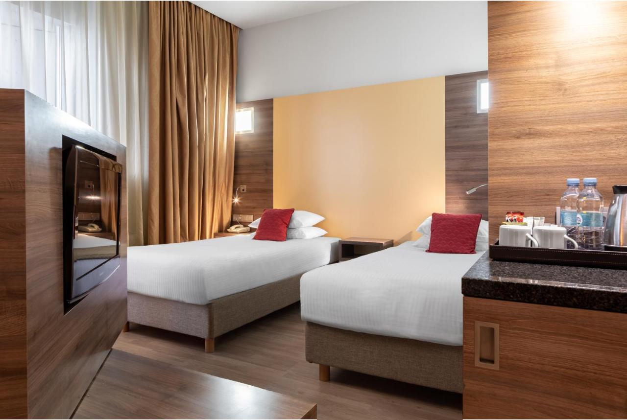 รามาดา อองคอร์ บาย วินด์แฮม คียิฟ Hotel เคียฟ ภายนอก รูปภาพ