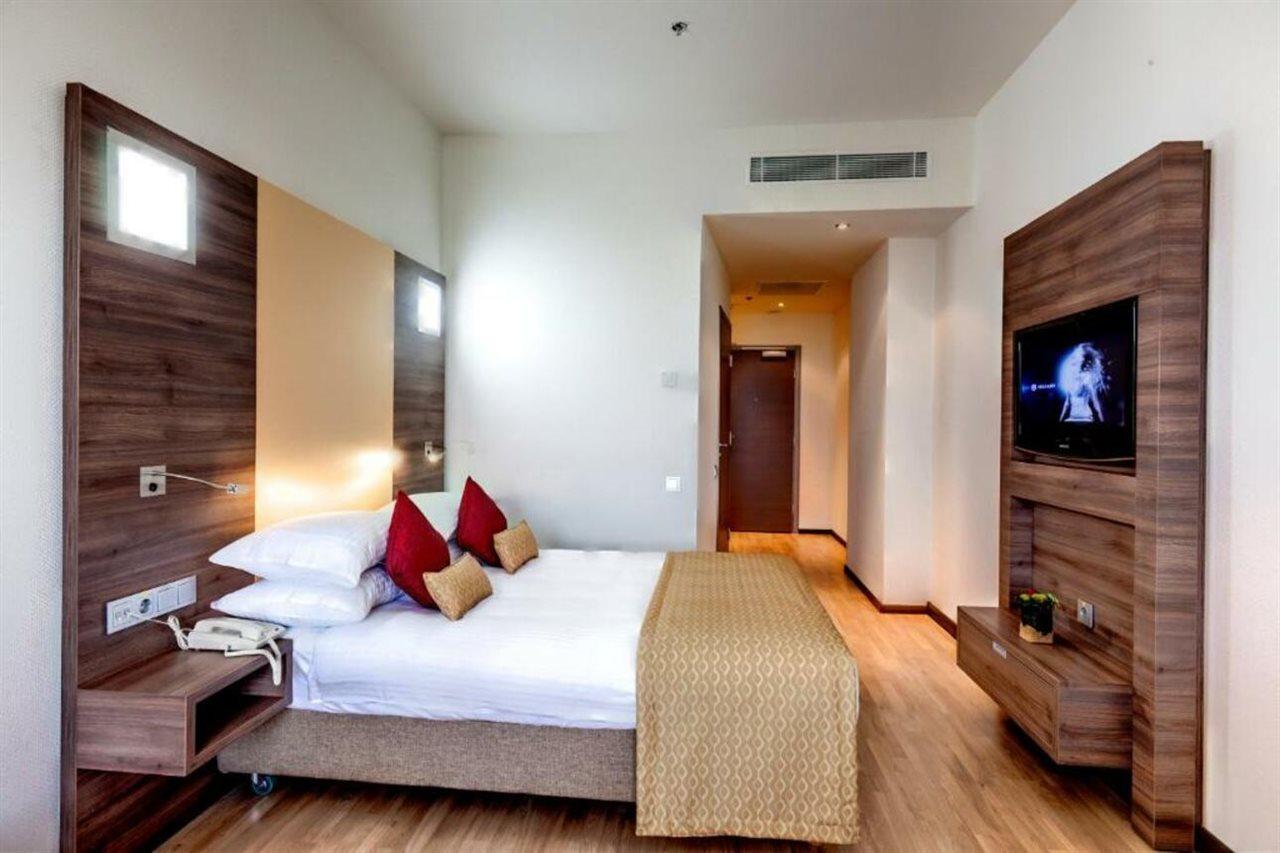 รามาดา อองคอร์ บาย วินด์แฮม คียิฟ Hotel เคียฟ ภายนอก รูปภาพ